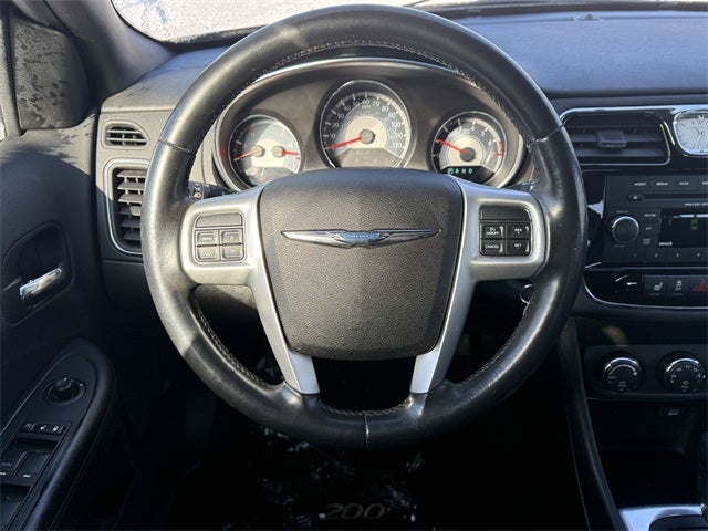 2013 Chrysler 200 Touring