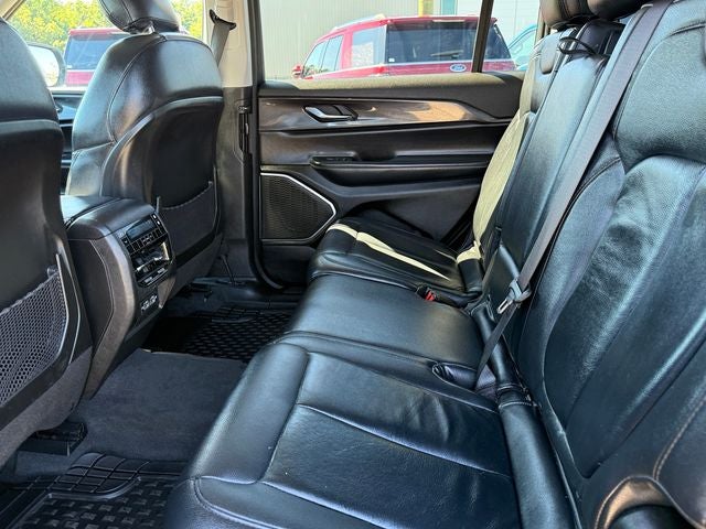 2022 Jeep Grand Cherokee L Laredo