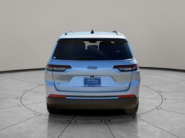 2022 Jeep Grand Cherokee L Laredo