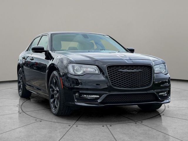 2023 Chrysler 300 Touring